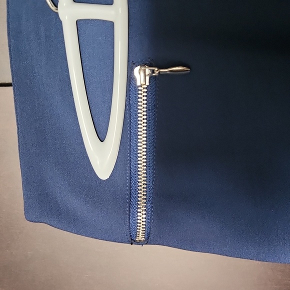 FEMME pencil skirt w/slit up front - Picture 2 of 5